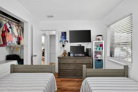 1485 NW 57th Street Miami FL 33142