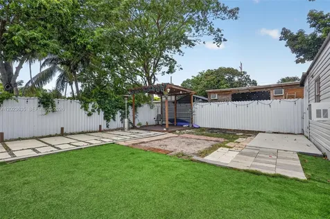 1485 NW 57th Street Miami FL 33142