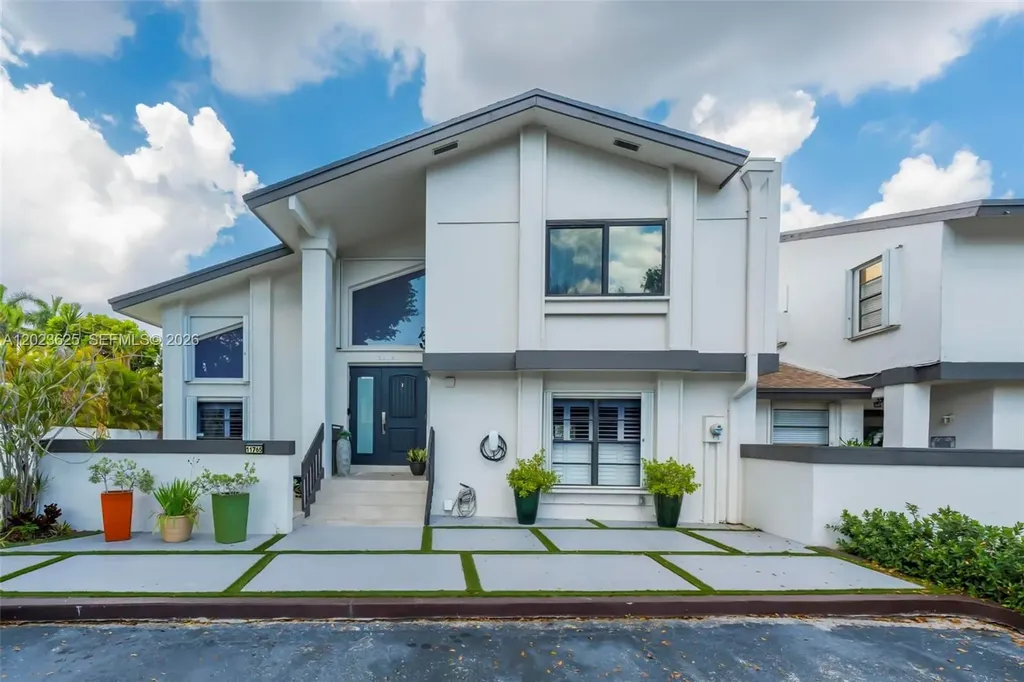 11765 SW 91st Terrace Miami FL 33186