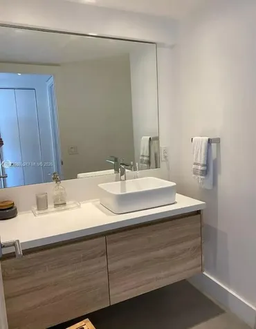 590 Ocean Drive Key Biscayne FL 33149