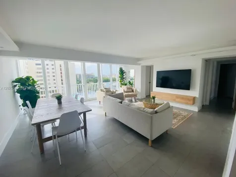 590 Ocean Drive Key Biscayne FL 33149