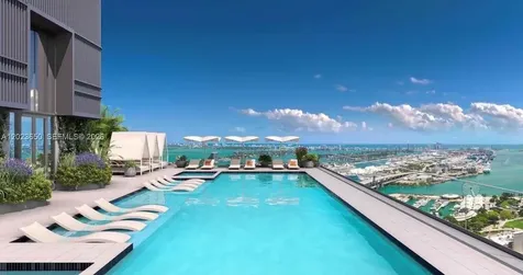 121 NE 5th Street Miami FL 33132