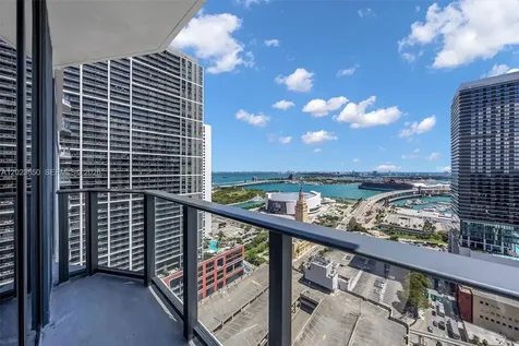 121 NE 5th Street Miami FL 33132