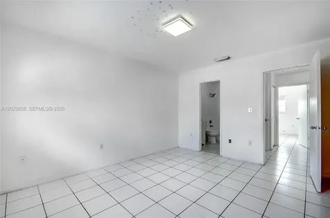 3021 W 76th Street Hialeah FL 33018