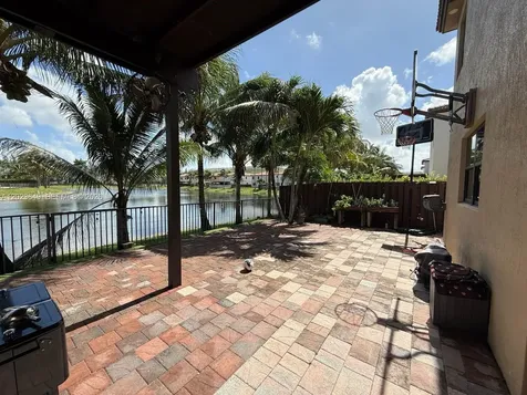 9907 NW 87th Terrace Doral FL 33178