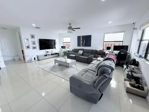 9907 NW 87th Terrace Doral FL 33178