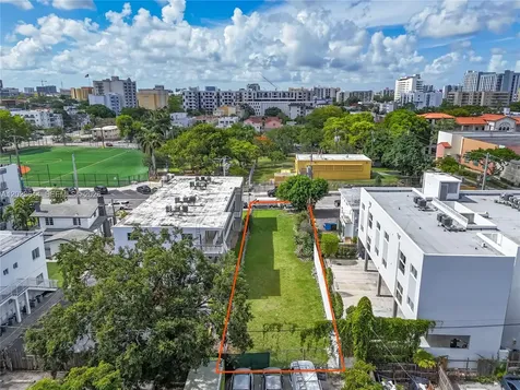 718 SW 4th Street Miami FL 33130
