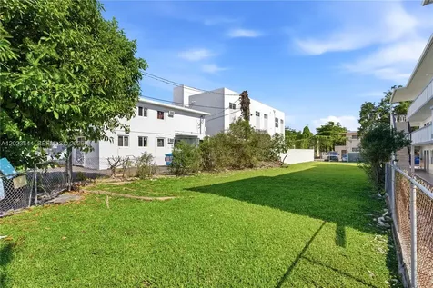 718 SW 4th Street Miami FL 33130