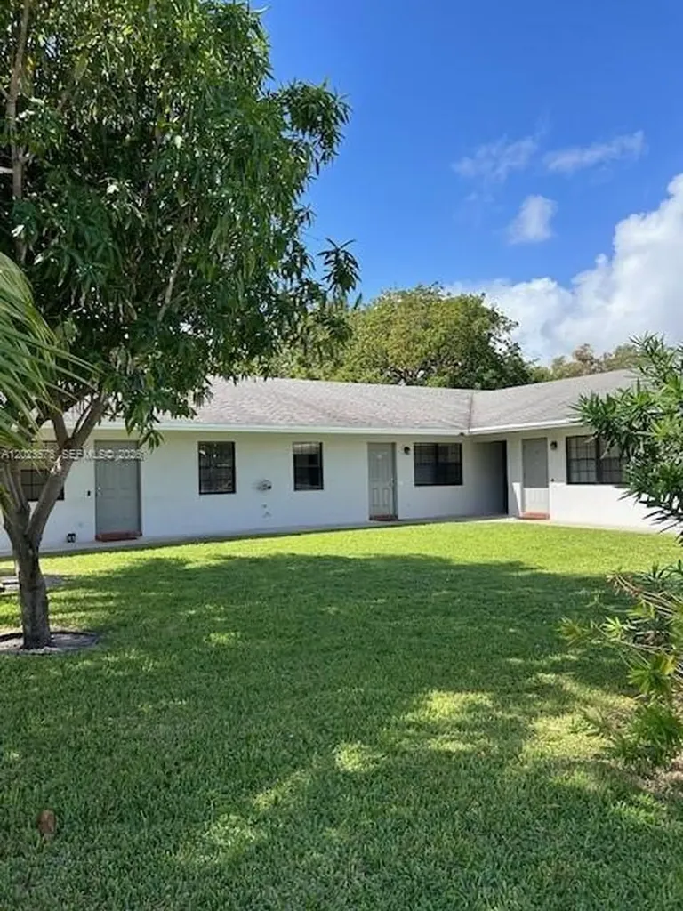 1099 NE 35th Street Oakland Park FL 33334