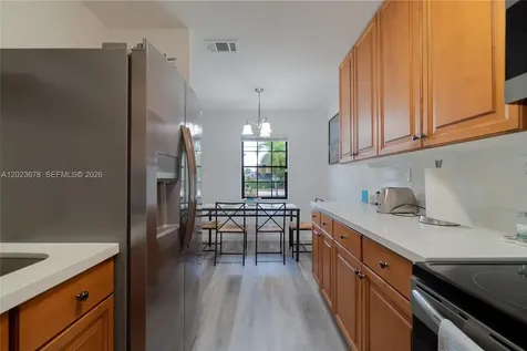 1099 NE 35th Street Oakland Park FL 33334