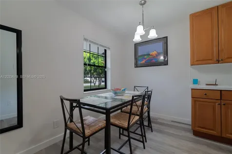 1099 NE 35th Street Oakland Park FL 33334