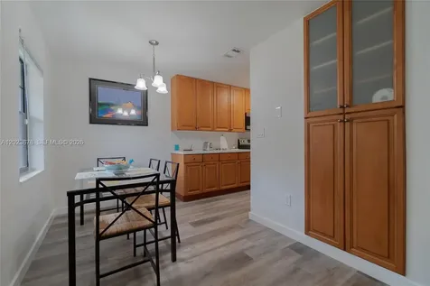 1099 NE 35th Street Oakland Park FL 33334