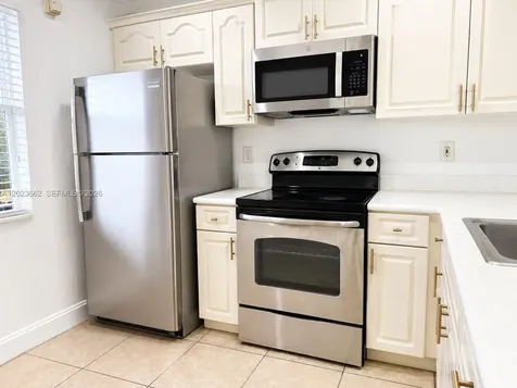7668 SW 152nd Avenue Miami FL 33193