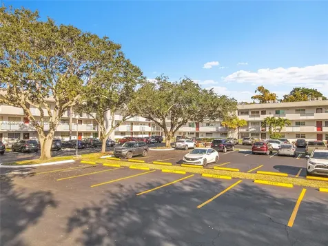8405 NW 61st Street Tamarac FL 33321