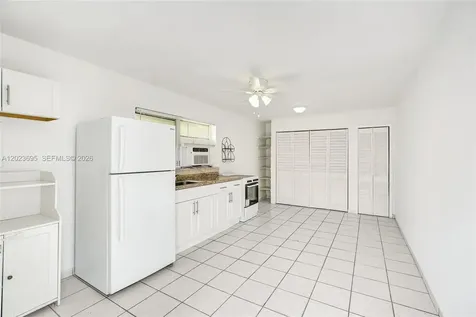 877 W 33rd Street Hialeah FL 33012