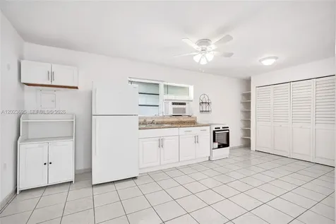 877 W 33rd Street Hialeah FL 33012