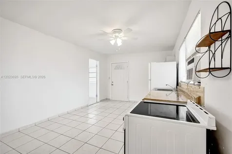 877 W 33rd Street Hialeah FL 33012