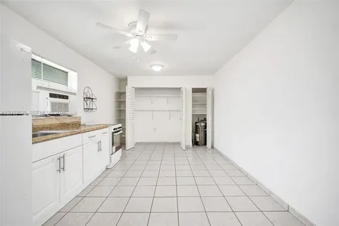 877 W 33rd Street Hialeah FL 33012