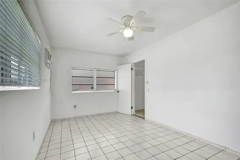 877 W 33rd Street Hialeah FL 33012
