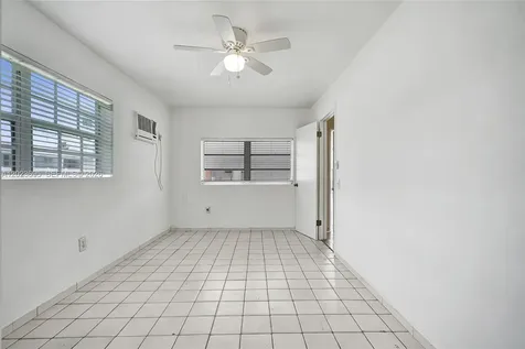 877 W 33rd Street Hialeah FL 33012