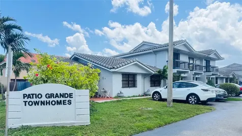 10904 NW 7th Street Miami FL 33172