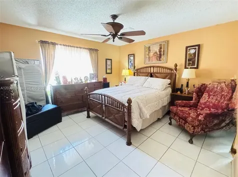 10904 NW 7th Street Miami FL 33172