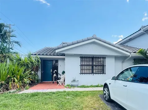 10904 NW 7th Street Miami FL 33172