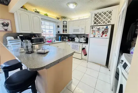 10904 NW 7th Street Miami FL 33172