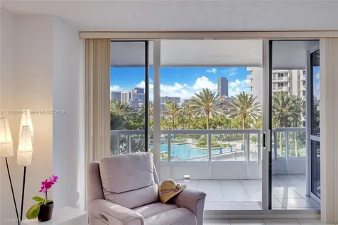 21205 Yacht Club Drive Aventura FL 33180