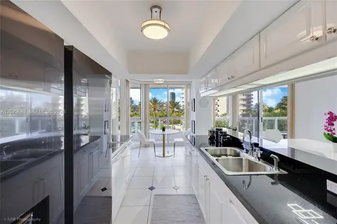 21205 Yacht Club Drive Aventura FL 33180