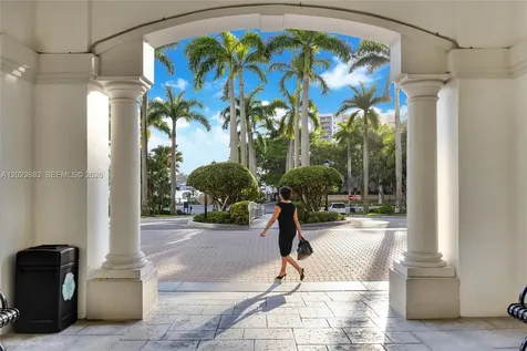21205 Yacht Club Drive Aventura FL 33180