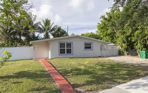 5771 SW 38th Court Davie FL 33314