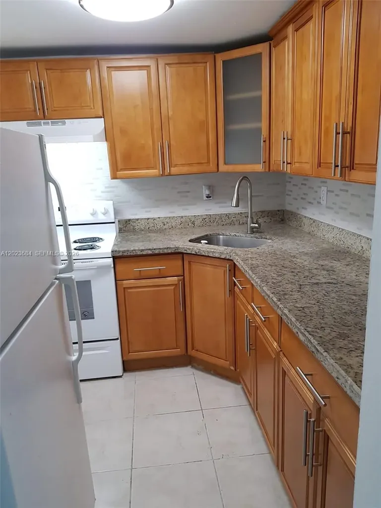 606 W 81st Street Hialeah FL 33014