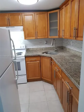 606 W 81st Street Hialeah FL 33014