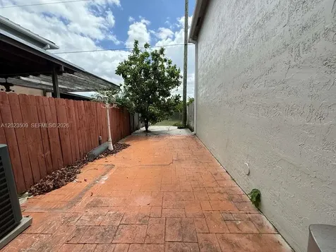 1137 NW 123rd Court Miami FL 33182