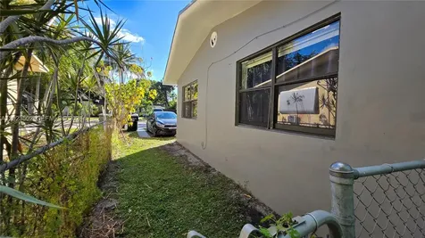 525 NE 132nd Terrace North Miami FL 33161