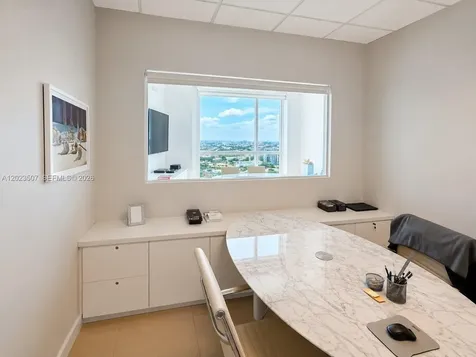 175 SW 7th Street Miami FL 33130