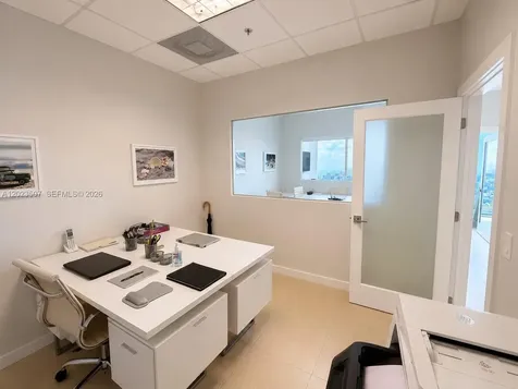 175 SW 7th Street Miami FL 33130