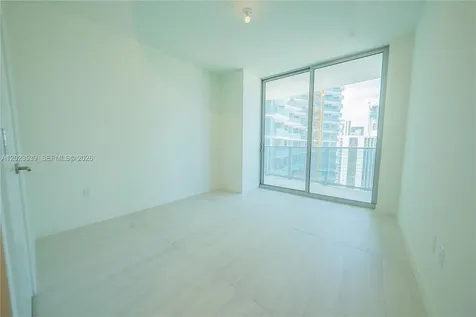 77 SE 5th Street Miami FL 33131