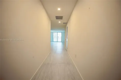 77 SE 5th Street Miami FL 33131