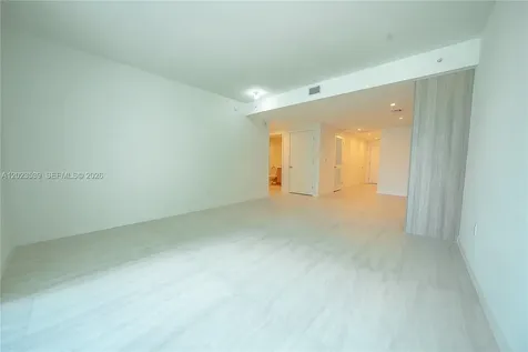 77 SE 5th Street Miami FL 33131