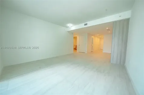 77 SE 5th Street Miami FL 33131