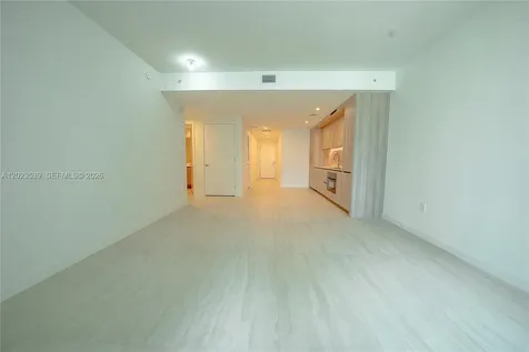 77 SE 5th Street Miami FL 33131