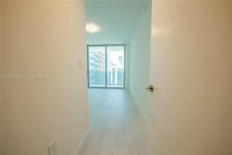 77 SE 5th Street Miami FL 33131