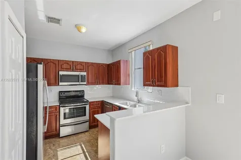 7616 NW 114th Path Doral FL 33178