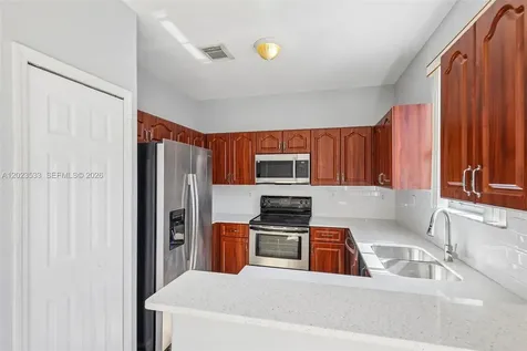 7616 NW 114th Path Doral FL 33178