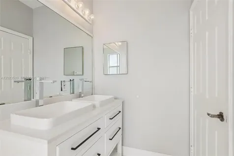 7616 NW 114th Path Doral FL 33178