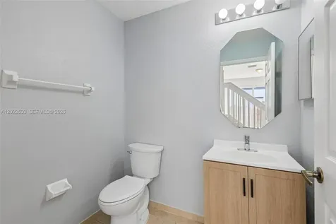 7616 NW 114th Path Doral FL 33178