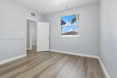 7616 NW 114th Path Doral FL 33178