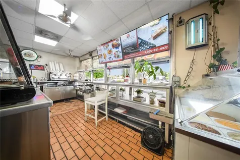 652 East 9th Street Hialeah FL 33010